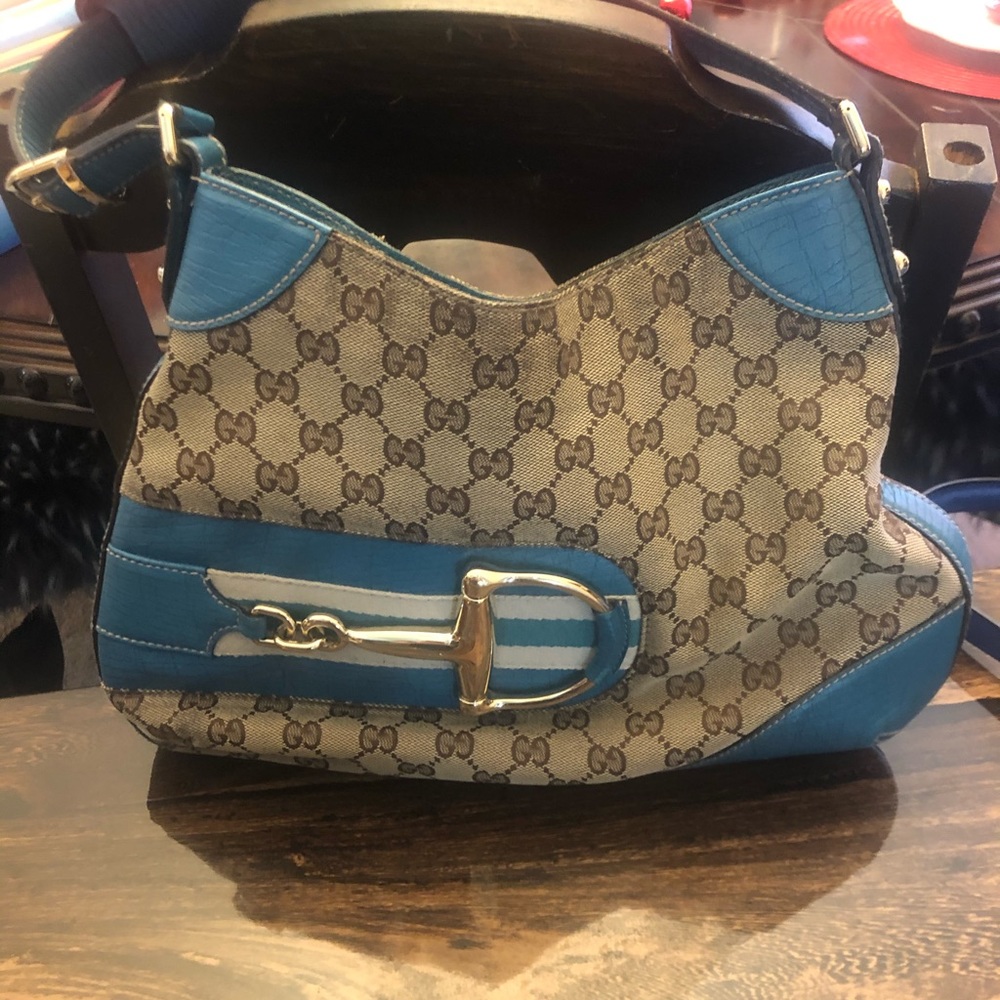 Gucci GG Canvas Hasler Hobo
GUC196624